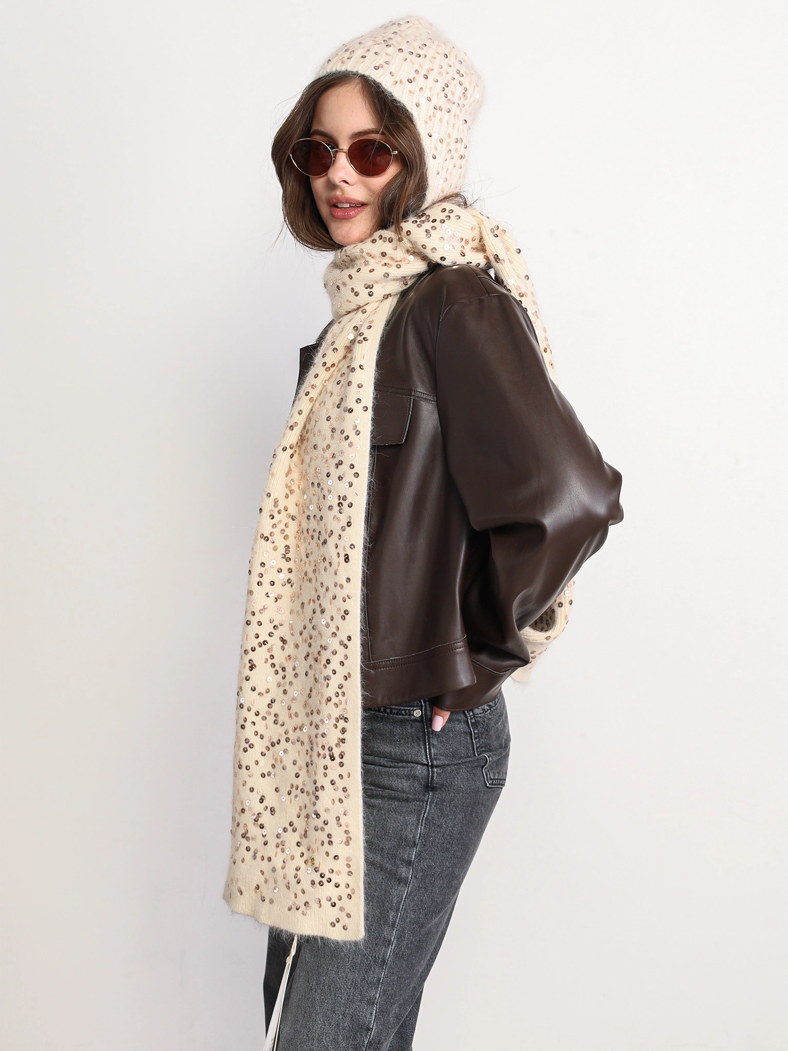 Шарф из ангоры и акрила с пайетками 